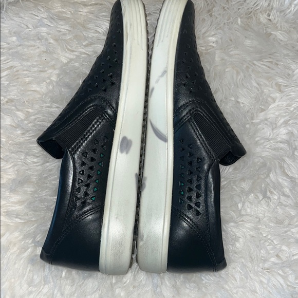 Ecco Laser Cut Black Slip-On Women’s Shoes Size EU39/8US - Picture 5 of 9